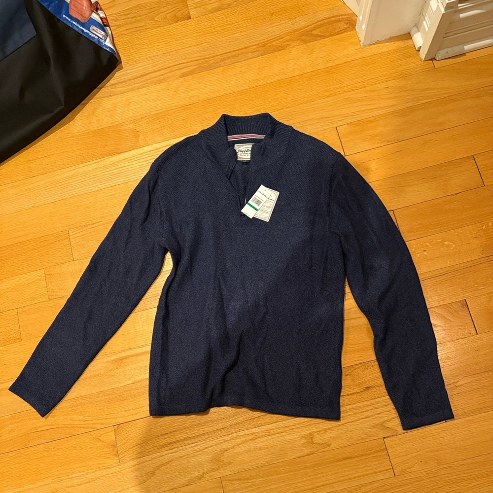 Classic V-Neck Sweater in Navy